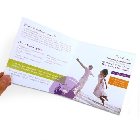 Imprimir Folleto A5 abierto plegado en díptico...