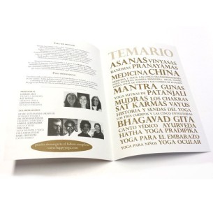 folleto plegado en papel reciclado