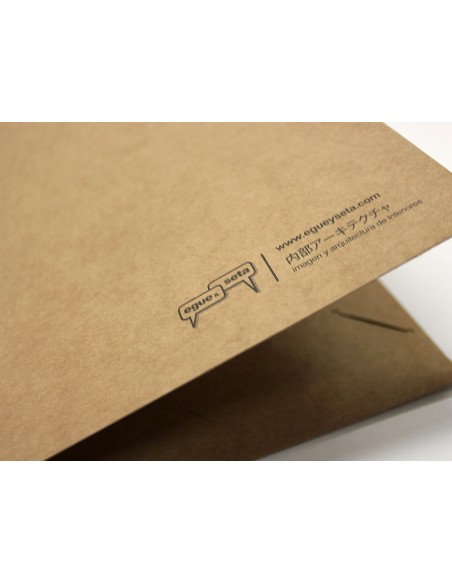 Imprimir CARPETAS CON SOLAPA diptica para hojas A4 en tintas PANTONE