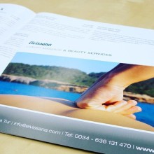 Folletos plegados en formato apaisado con lacado UV, A4