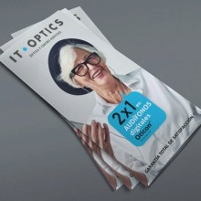 Folletos plegados en formato vertical con lacado UV, 1/3 A3