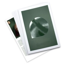 Flyers con lacado parcial en relieve, 21 x 28 cm