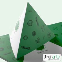 Pirámide de mesa de 3 caras pequeña personalizada 2